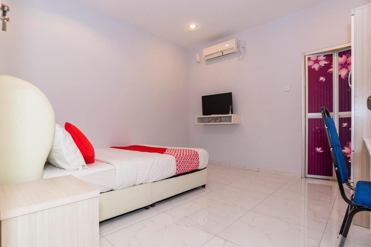 Oyo 1228 R & R Motel Johor Bahru Eksteriør bilde