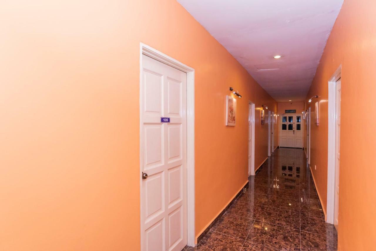 Oyo 1228 R & R Motel Johor Bahru Eksteriør bilde